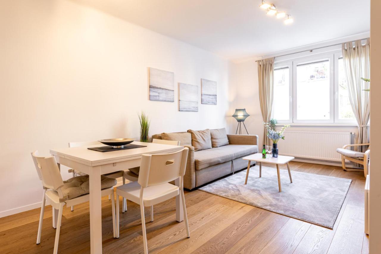 Bright + Near Belvedere By Jr * Wenen