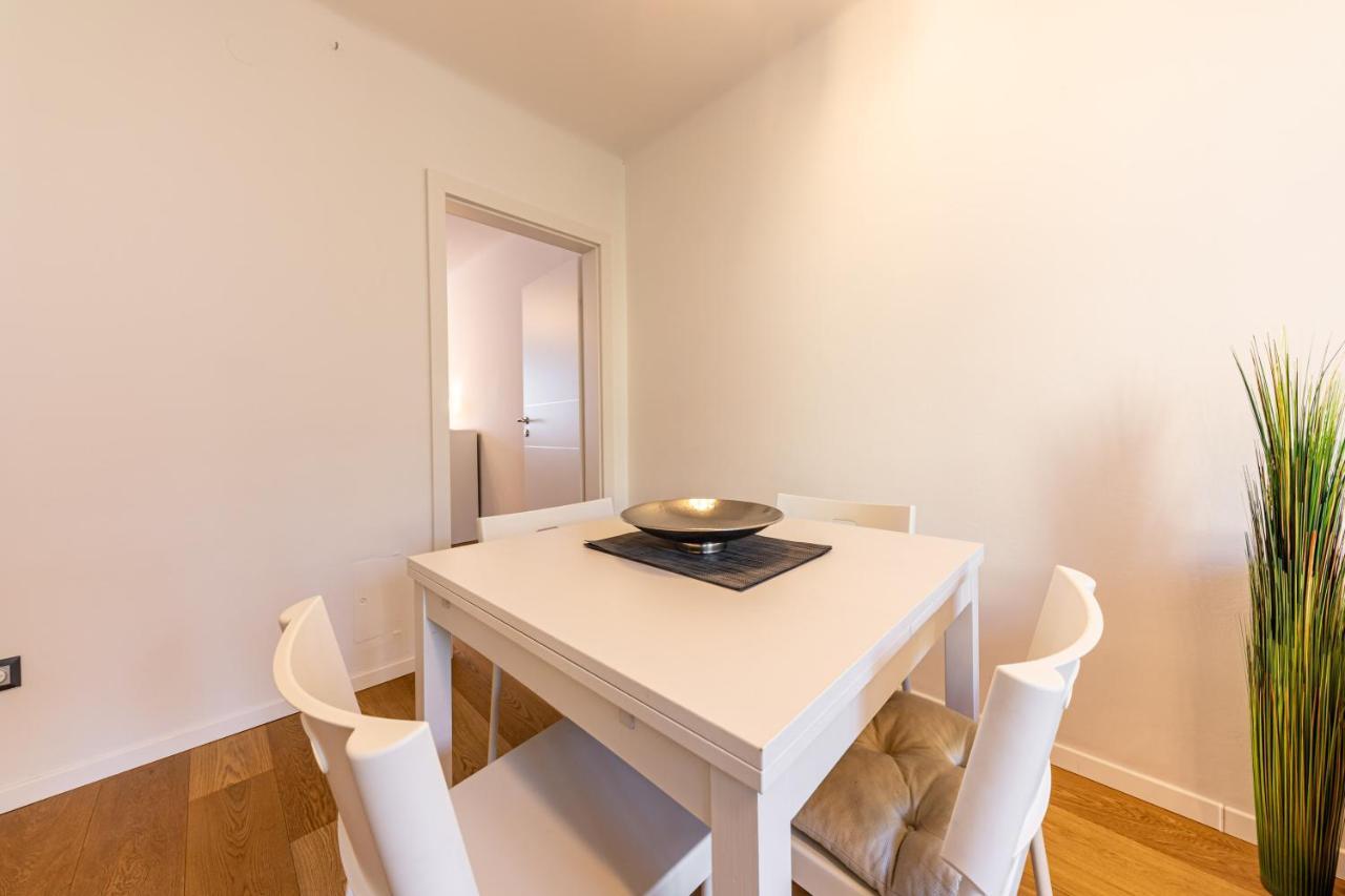 Bright + Near Belvedere By Jr * Wenen